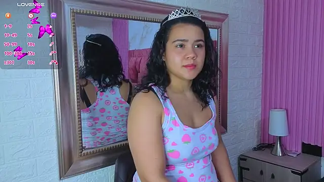 Snapshot of ValeryMorales chatting on April 21, 2026, 1:42 am ValeryMorales online show from April 21, 2026, 1:42 am