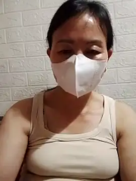 Lili-123k online show from April 6, 2026, 2:07 pm