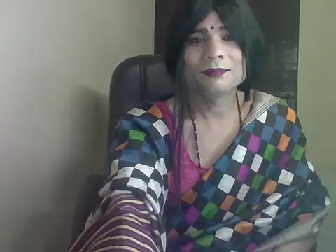 Snapshot of Lovely_Ladyboy_star chatting on February 12, 2026, 6:25 pm Lovely Ladyboy star online show from February 12, 2026, 6:25 pm