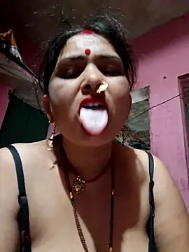 Your-shreya143 online show from May 13, 2026, 9:00 pm