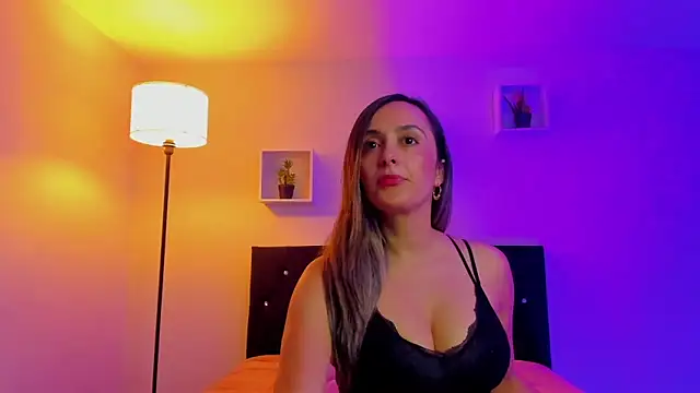 Snapshot of Victoria_Rose_ chatting on June 6, 2026, 8:35 pm Victoria Rose online show from June 6, 2026, 8:35 pm