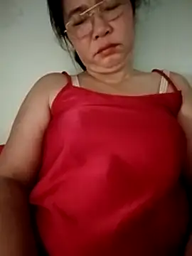 Sexfullx online show from April 8, 2026, 7:47 pm