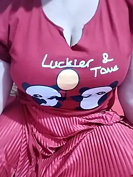 hottyrose69 online show from April 5, 2026, 2:58 pm