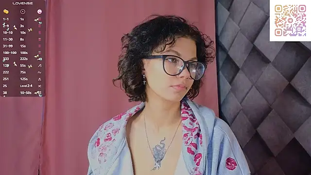 Snapshot of Ameliisun chatting on December 19, 2025, 12:45 pm Ameliisun online show from December 19, 2025, 12:45 pm