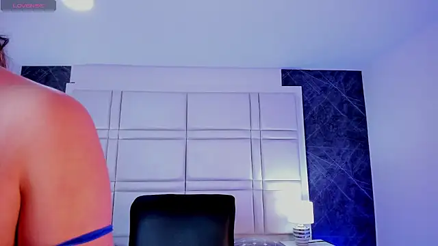 Snapshot of TiffanyHoustton chatting on March 12, 2026, 12:11 pm TiffanyHoustton online show from March 12, 2026, 12:11 pm