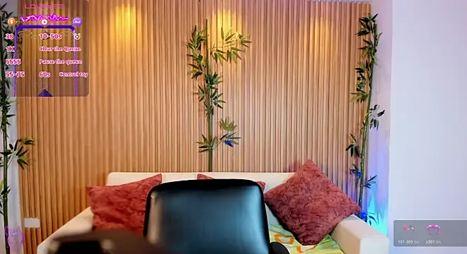 Snapshot of TiffanyHoustton chatting on April 1, 2026, 12:17 pm TiffanyHoustton online show from April 1, 2026, 12:17 pm