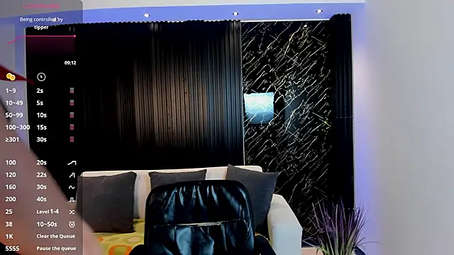 Snapshot of TiffanyHoustton chatting on April 16, 2026, 12:50 pm TiffanyHoustton online show from April 16, 2026, 12:50 pm