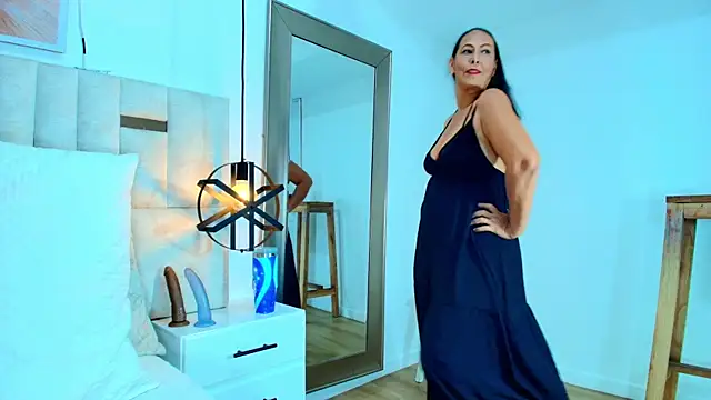 Snapshot of Sara_BigAss- chatting on December 16, 2025, 9:20 pm Sara BigAss- online show from December 16, 2025, 9:20 pm