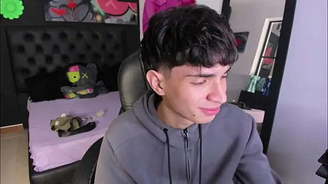 CONNOR STONNE  online show from January 7, 2026, 8:44 pm