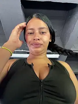 Jennmyller  online show from April 7, 2026, 6:19 pm