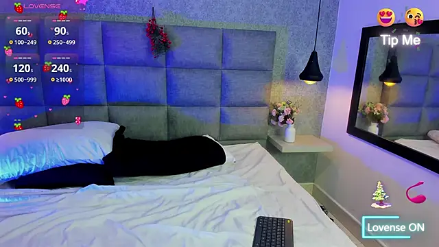 Snapshot of emilyy_r chatting on December 17, 2025, 7:09 pm emilyy r online show from December 17, 2025, 7:09 pm