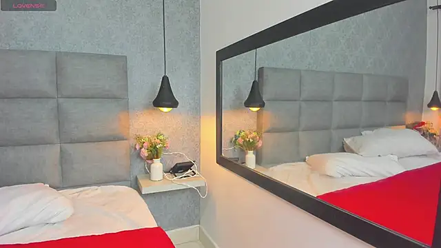 Snapshot of emilyy_r chatting on January 6, 2026, 6:44 pm emilyy r online show from January 6, 2026, 6:44 pm