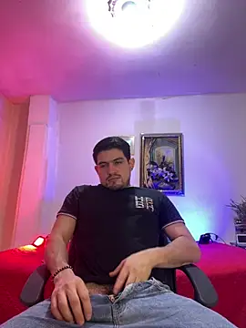 williamsmiiths16 online show from February 24, 2026, 12:58 pm