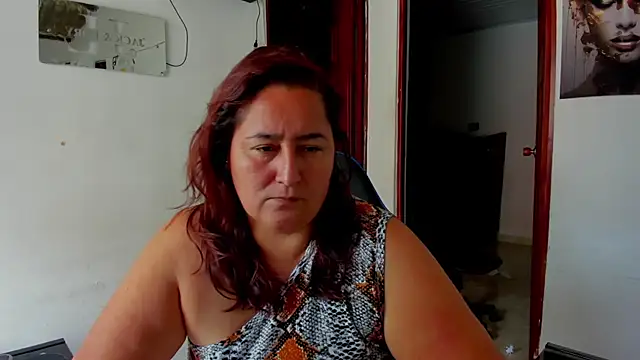 VioletBruces online show from May 1, 2026, 3:27 pm