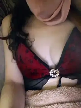 Snapshot of Almas-arabic chatting on April 3, 2026, 6:39 pm Almas-arabic online show from April 3, 2026, 6:39 pm