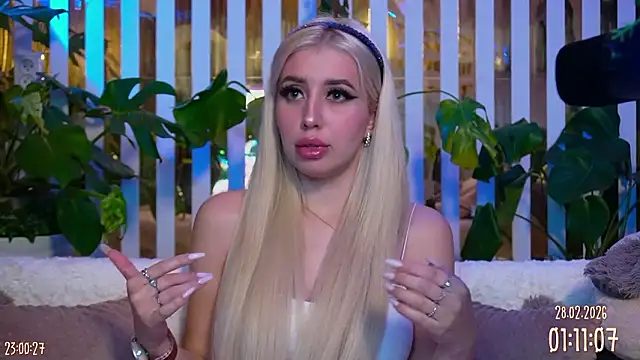 FlowweerGirl online show from February 28, 2026, 7:59 pm