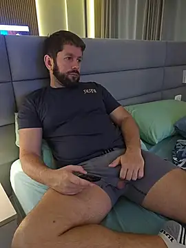 Snapshot of RipMyUnderwear chatting on June 15, 2026, 1:24 pm RipMyUnderwear online show from June 15, 2026, 1:24 pm