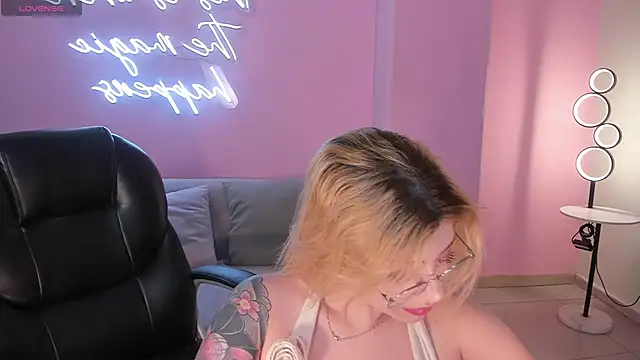 MadisonKane online show from March 23, 2026, 11:14 am