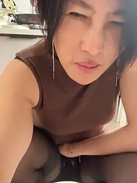 luckybaby666999 online show from April 28, 2026, 2:27 am