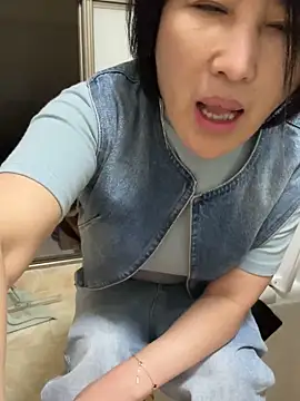 luckybaby666999 online show from May 5, 2026, 9:12 pm