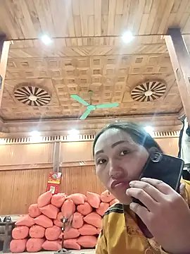 Lorena-a online show from December 15, 2025, 11:25 am