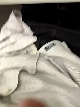 boyfromMum bai online show from April 18, 2026, 9:13 am