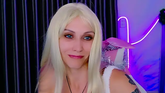 Snapshot of betty_xoxoo chatting on February 4, 2026, 12:33 pm betty xoxoo online show from February 4, 2026, 12:33 pm