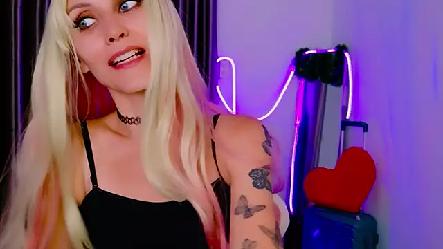 Snapshot of betty_xoxoo chatting on February 11, 2026, 11:04 am betty xoxoo online show from February 11, 2026, 11:04 am