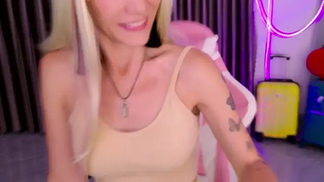 Snapshot of betty_xoxoo chatting on March 12, 2026, 12:00 pm betty xoxoo online show from March 12, 2026, 12:00 pm