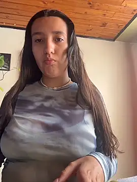 Alix Rousses21 online show from April 1, 2026, 6:05 pm