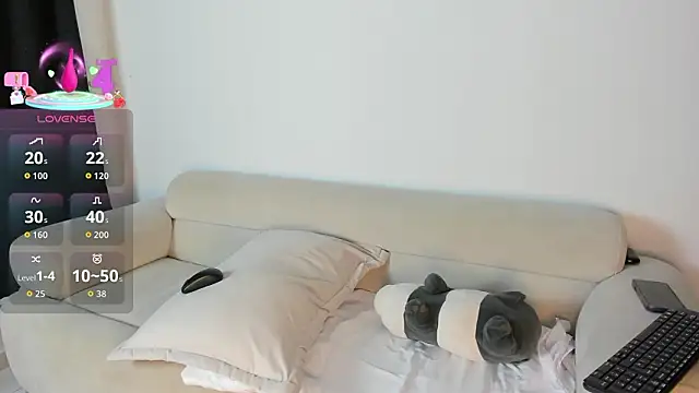 DakothaHyland  online show from February 6, 2026, 1:47 pm