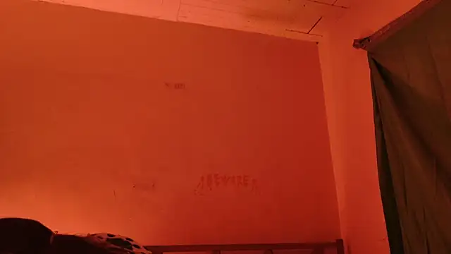 MoonLipsON- online show from May 17, 2026, 8:23 am