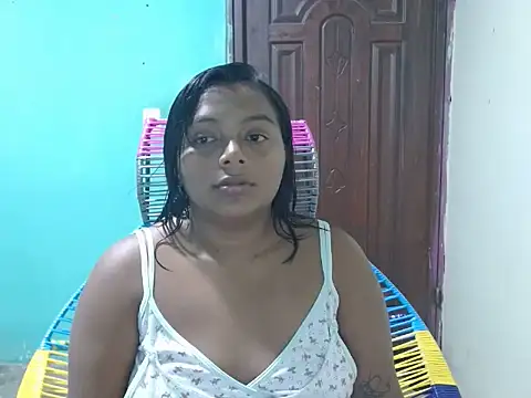 Snapshot of caro_lil chatting on July 9, 2026, 2:04 am caro lil online show from July 9, 2026, 2:04 am