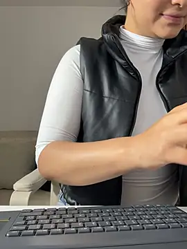 victoria   moon online show from March 28, 2026, 3:33 pm