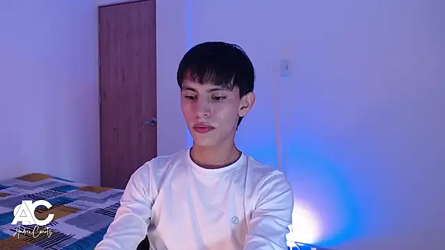 andrew courtzz online show from April 7, 2026, 8:31 pm