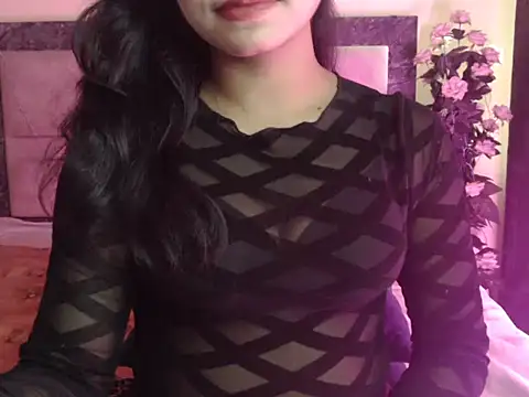 Lola Bebe online show from April 18, 2026, 5:00 am