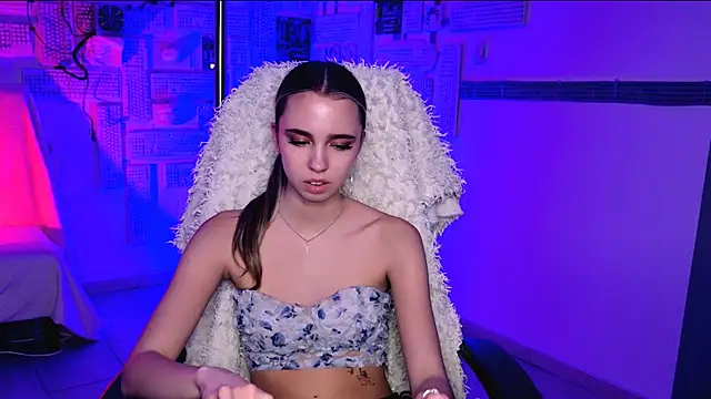 Snapshot of KimPorins chatting on February 8, 2026, 3:48 pm KimPorins online show from February 8, 2026, 3:48 pm