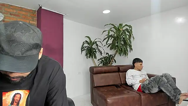 HotThreesoome online show from December 15, 2025, 1:15 pm