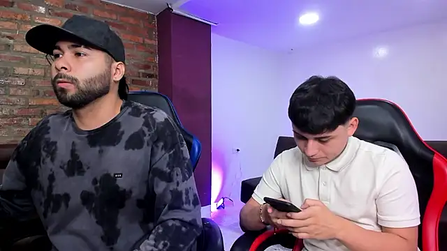 HotThreesoome online show from February 21, 2026, 12:17 pm