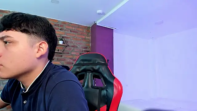 HotThreesoome online show from March 28, 2026, 12:27 pm