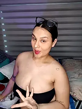 Snapshot of Valeriaa_21 chatting on May 6, 2026, 10:26 pm Valeriaa 21 online show from May 6, 2026, 10:26 pm