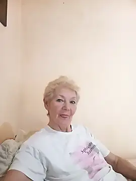 Snapshot of Calypso-Loove chatting on April 16, 2026, 11:44 am Calypso-Loove online show from April 16, 2026, 11:44 am