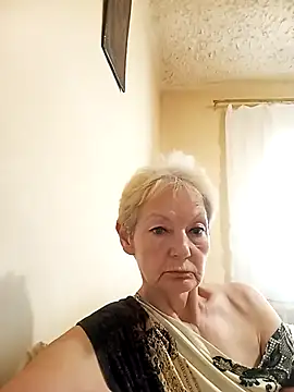 Snapshot of Calypso-Loove chatting on July 15, 2026, 3:28 pm Calypso-Loove online show from July 15, 2026, 3:28 pm