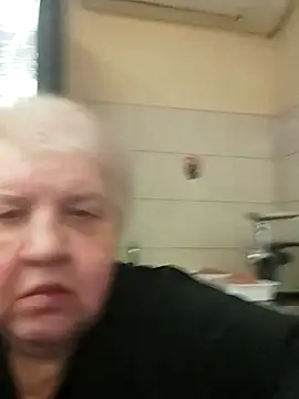 HapinessLovee online show from January 15, 2026, 11:04 am