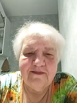 HapinessLovee online show from June 3, 2026, 4:15 am