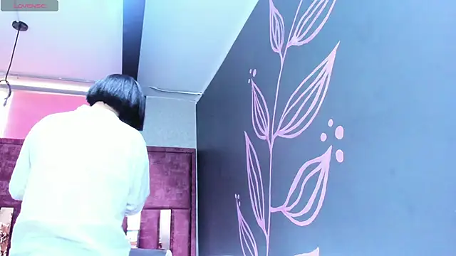 Kiara Fox   online show from February 12, 2026, 7:53 pm