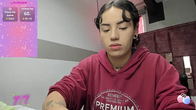 Kiara Fox   online show from April 14, 2026, 8:48 pm