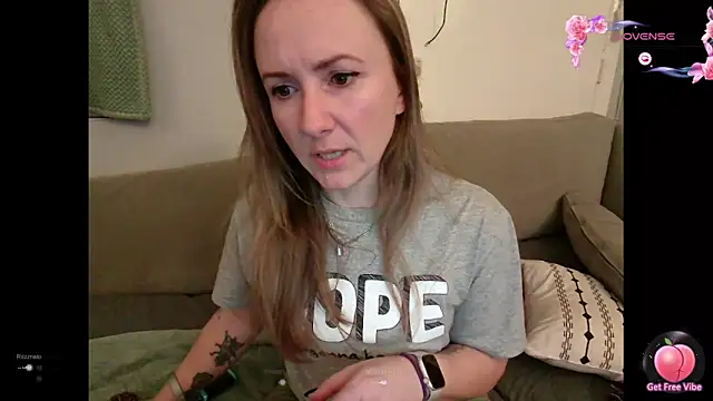 Snapshot of alluringpixie chatting on January 5, 2026, 11:30 pm alluringpixie online show from January 5, 2026, 11:30 pm