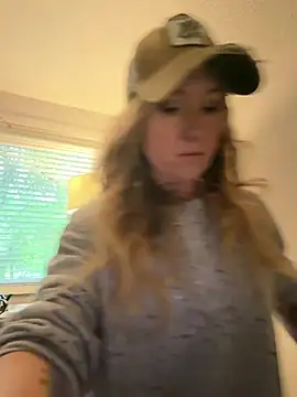 alluringpixie online show from May 12, 2026, 12:46 pm