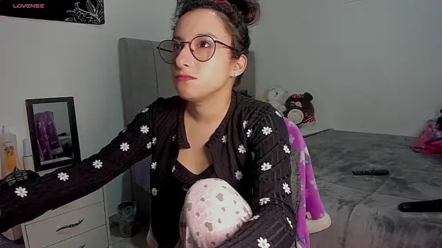 Snapshot of little__ammy chatting on February 20, 2026, 11:00 am little ammy online show from February 20, 2026, 11:00 am